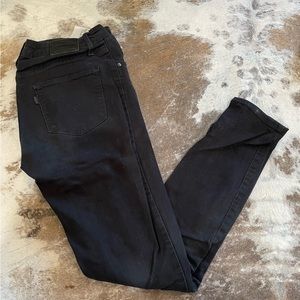 Black Levi’s high rise skinny